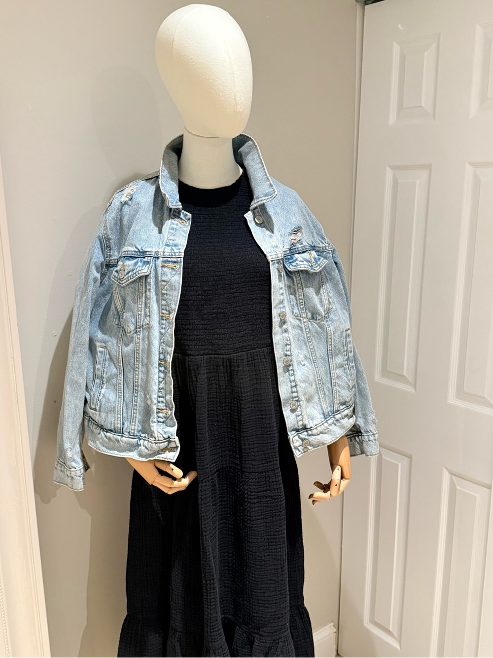 Old Navy Light Wash Distressed Denim Jacket – L Petite